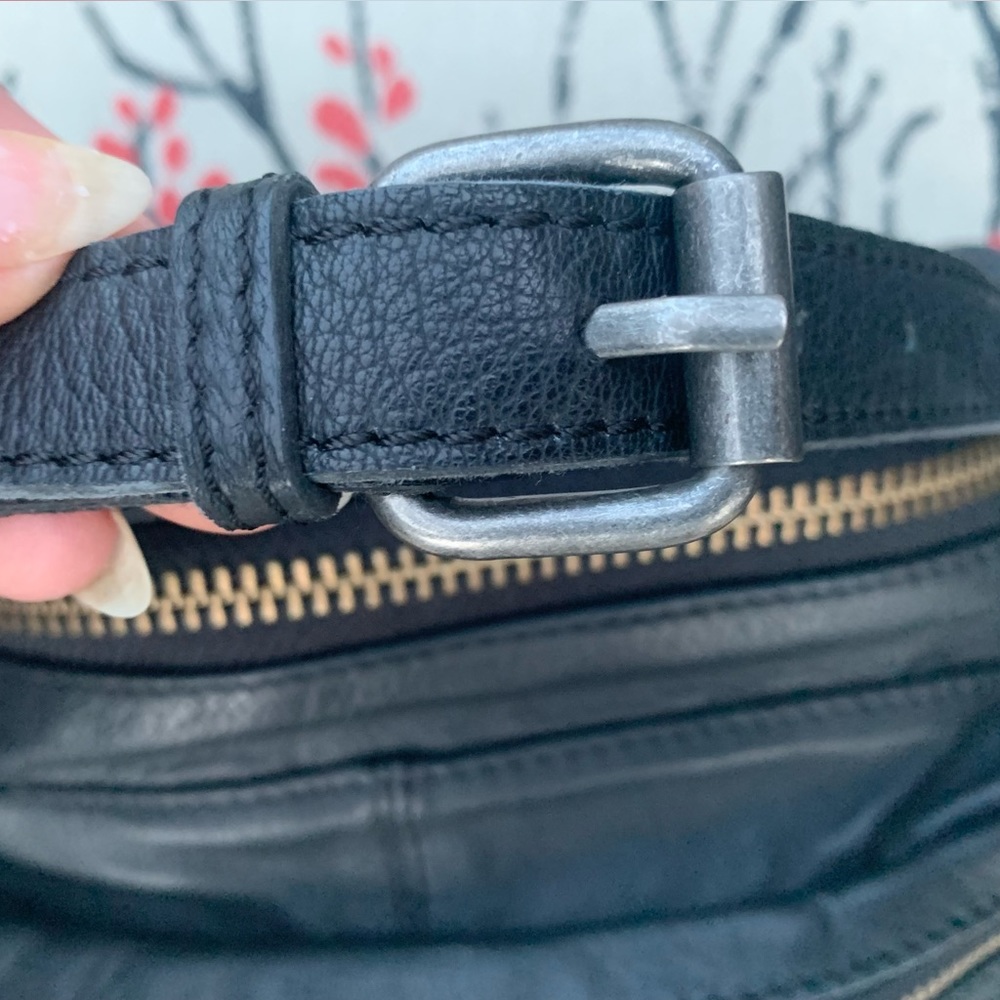 🔥SOLD -not for sale- Free People - BLACK Leather Archer Chain Sling Bag - Picture 7 of 15